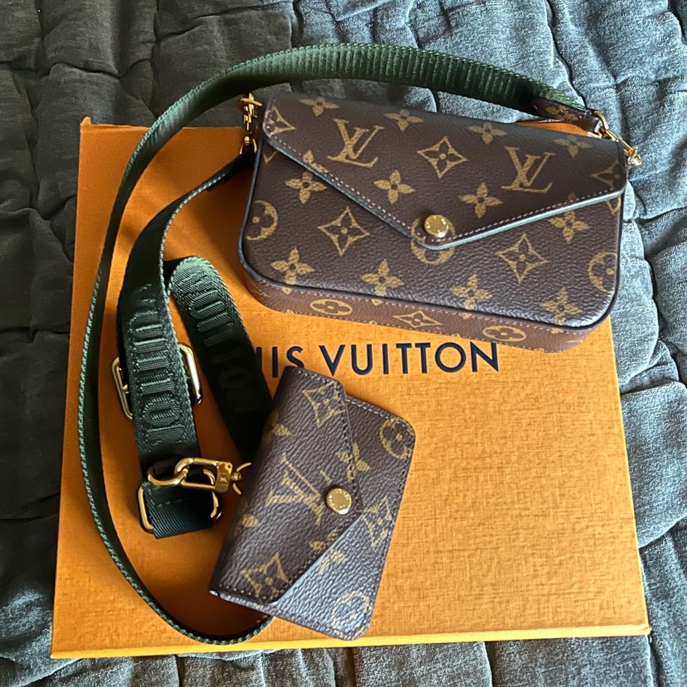 100% Authentic Louis Vuitton Felicie Strap and Go in AMAZING Condition!